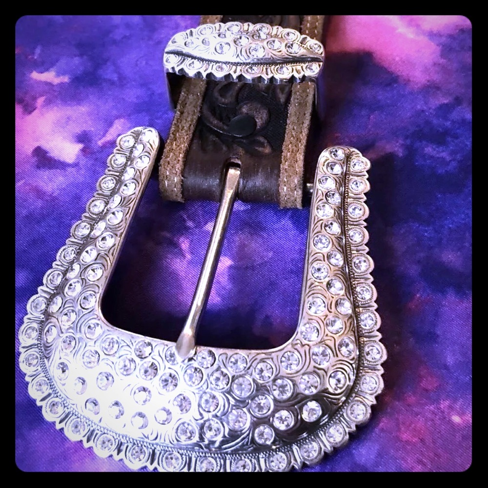 32 Tony Lama full leather four strap belt